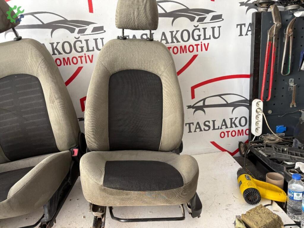 Fiat Punto Ön Koltuk çıkma parça