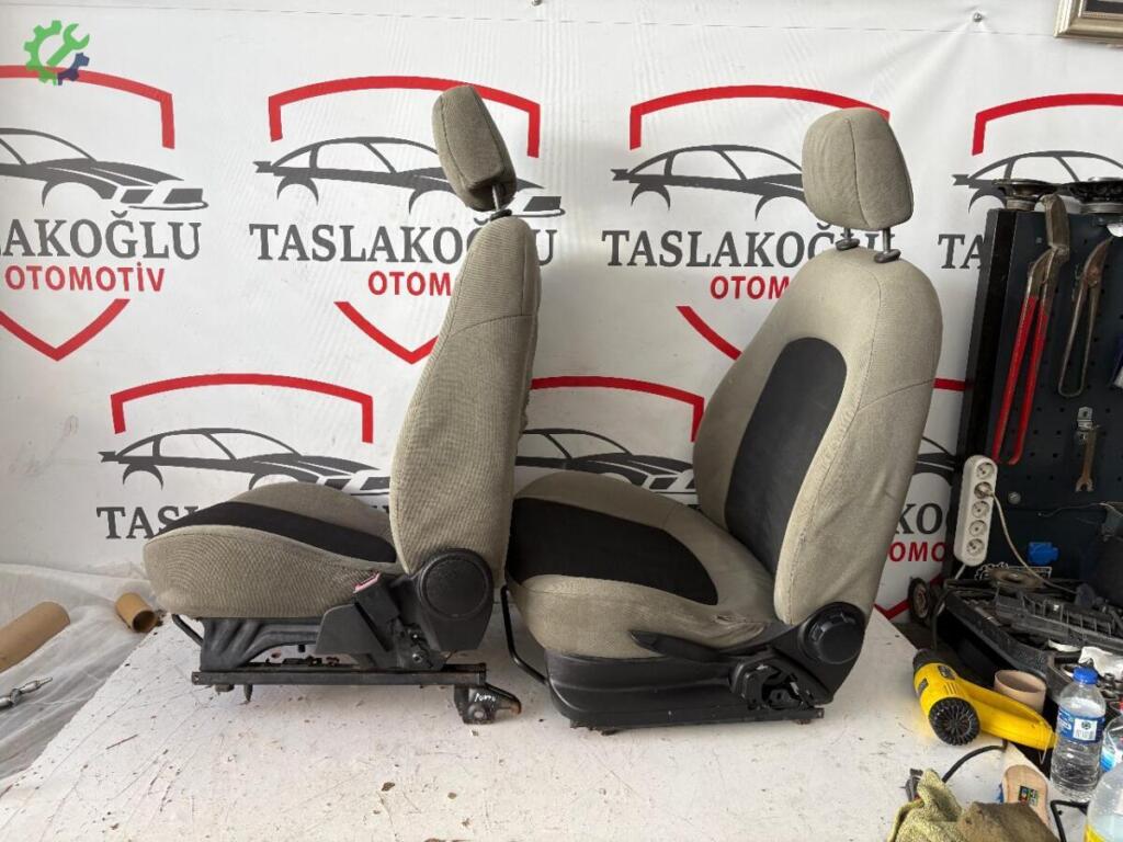 Fiat Punto Ön Koltuk çıkma parça
