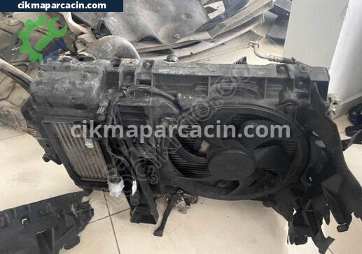 Peugeot 407 Radyatör çıkma parça