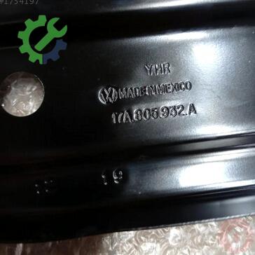 Volkswagen Jetta Radyatör 17A805932A çıkma parça