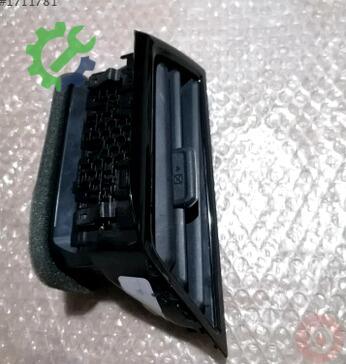 Volkswagen Jetta Havalandırma Izgaraları 17B819704 çıkma parça