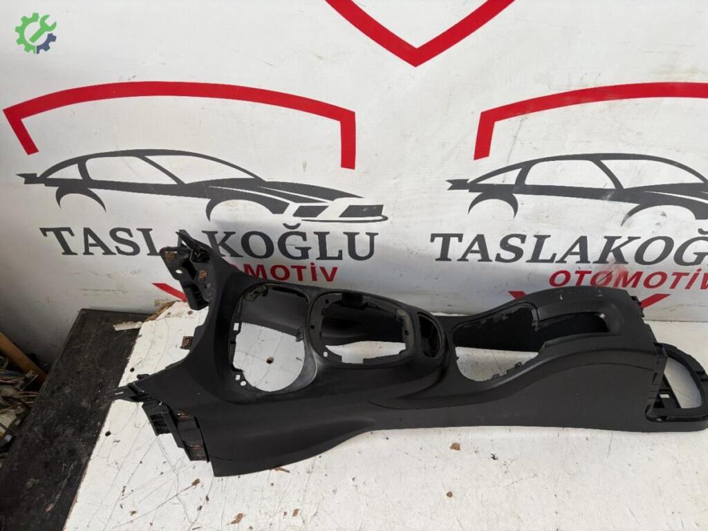 Fiat 500 Orta Konsol çıkma parça