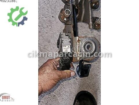 Renault Fluence Pedal 180100024R çıkma parça
