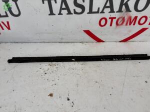 VOLKSWAGEN POLO CLASSİC SOL ARKA KAPI CAM SIYIRIÇI