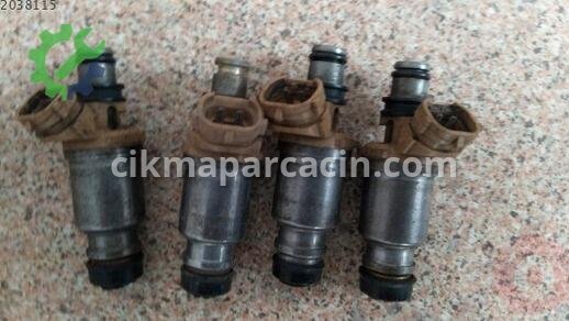 Toyota Corolla Enjektör çıkma parça