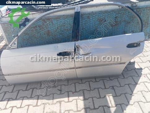 Toyota Corolla Sol Ön Kapı çıkma parça