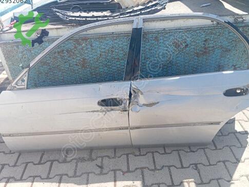 Toyota Corolla Sol Ön Kapı çıkma parça