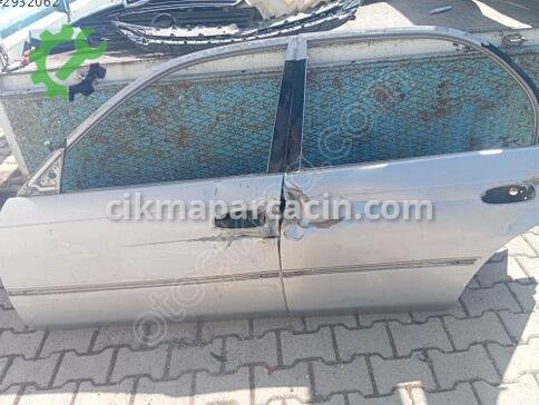 Toyota Corolla Sol Ön Kapı çıkma parça