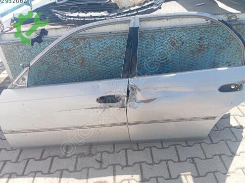 Toyota Corolla Sol Ön Kapı çıkma parça