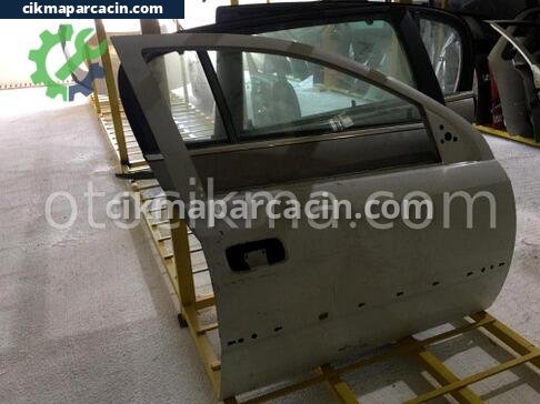Opel Astra Sağ Ön Kapı çıkma parça