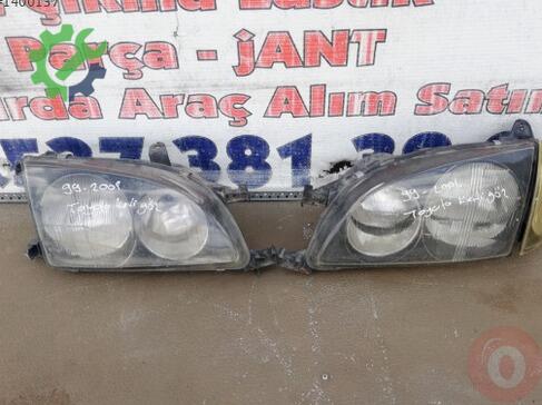 Toyota Corolla Sağ Ön Far çıkma parça