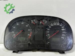 1J0920806B VOLKSWAGEN GOLF 4 1997 ÇIKMA GÖSTERGE PANELİ