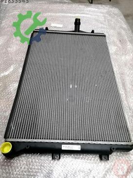Volkswagen Jetta Motor Su Radyatörü 1K0121251N çıkma parça