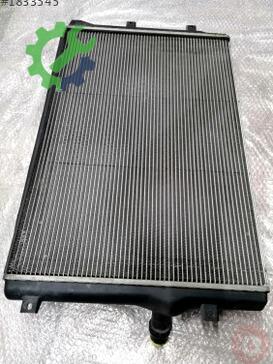 Volkswagen Jetta Motor Su Radyatörü 1K0121251N çıkma parça