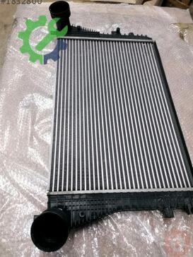 Volkswagen Caddy Intercooler 1K0145803 çıkma parça