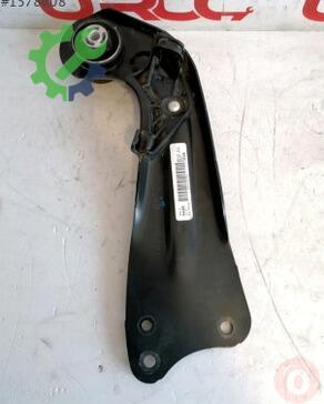 Volkswagen Golf Taşıyıcı 1K0505226H çıkma parça