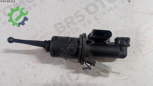 Volkswagen Jetta Debriyaj Üst Merkezi çıkma parça
