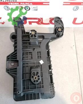 Volkswagen Golf Motor Braketi 1K0915333H çıkma parça