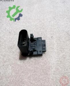 Çıkma Volkswagen Caddy Debriyaj Üst Merkezi 1K0927810D