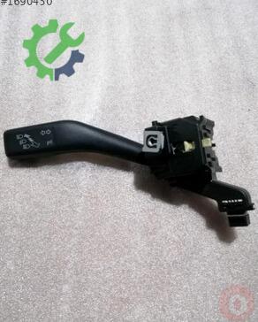 Volkswagen Caddy Sinyal Kolu 1K0953513E çıkma parça