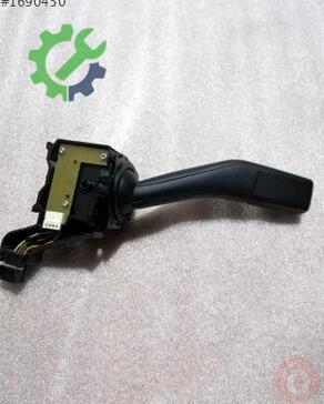 Volkswagen Caddy Sinyal Kolu 1K0953513E çıkma parça