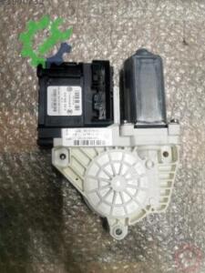 Volkswagen Golf Orijinal Çıkma Cam Motoru 1Q0959701H