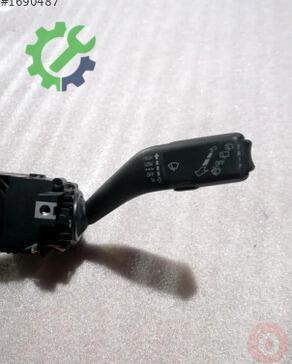 Volkswagen Polo Sinyal Kolu 1S0953503P çıkma parça