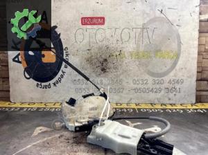 1S4839016C VW SKODA FABİA 2-SUPERB 2 Sağ Arka Kapı Kilidi 06-13