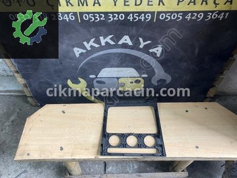 Volkswagen Touran Teyp Çerçevesi 1T0858071 çıkma parça
