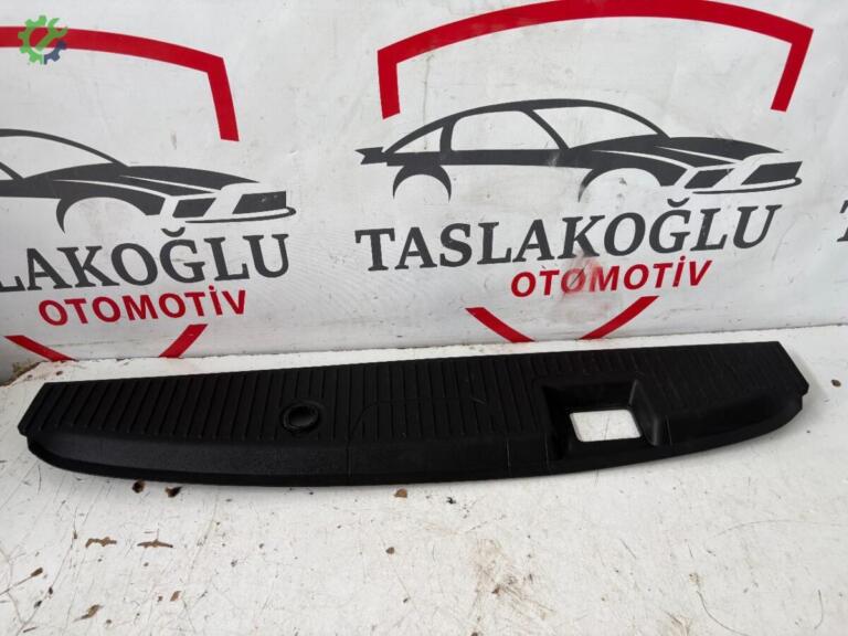 Ford Tourneo Courier Eşik Bakaliti çıkma parça