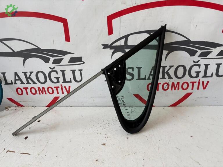 Peugeot 307 Kelebek Camı çıkma parça