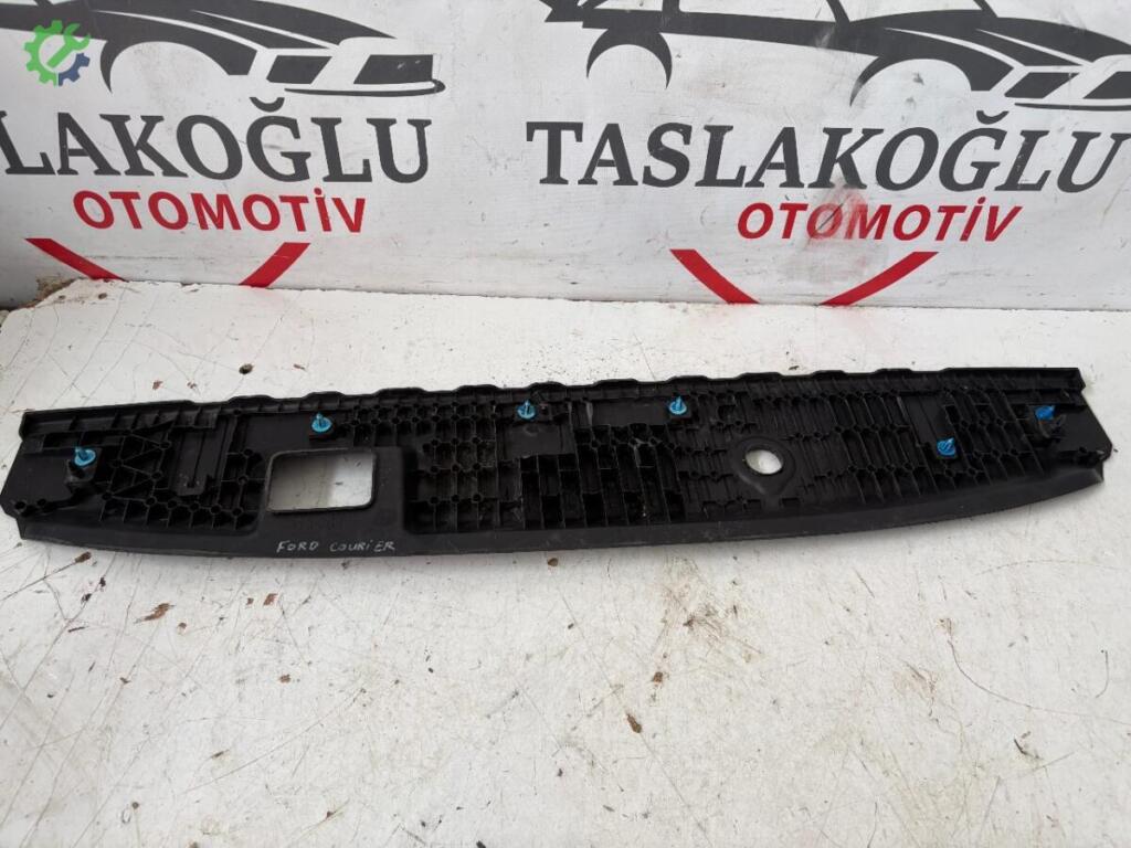 Ford Tourneo Courier Eşik Bakaliti çıkma parça