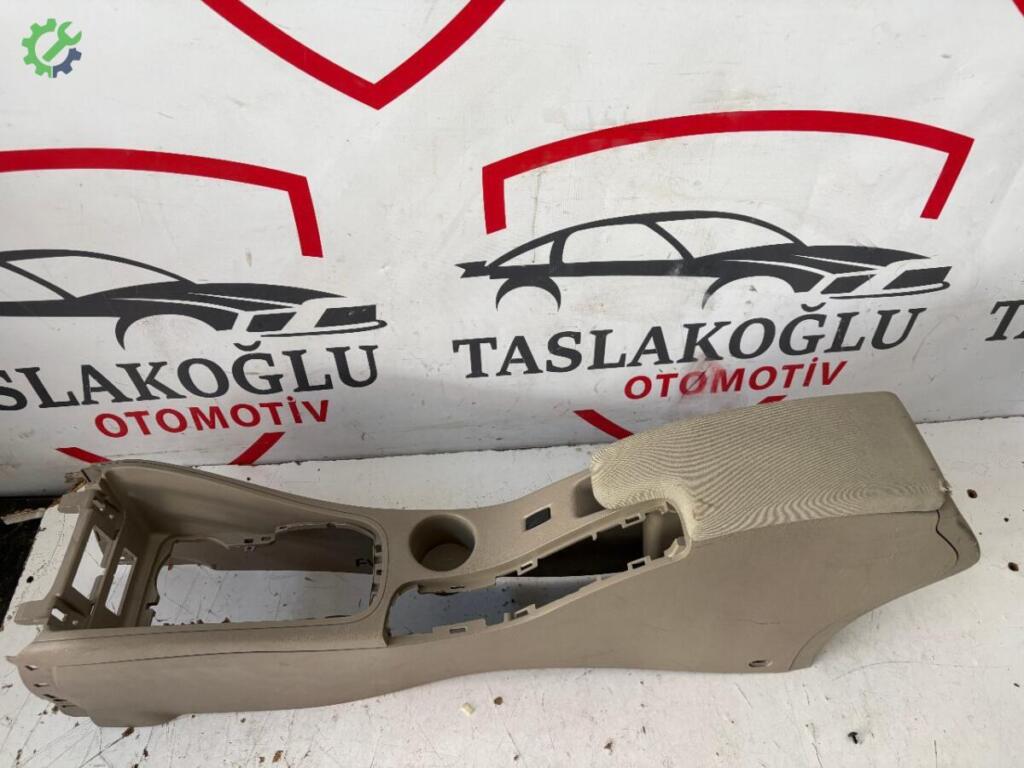 Renault Fluence Orta Konsol çıkma parça