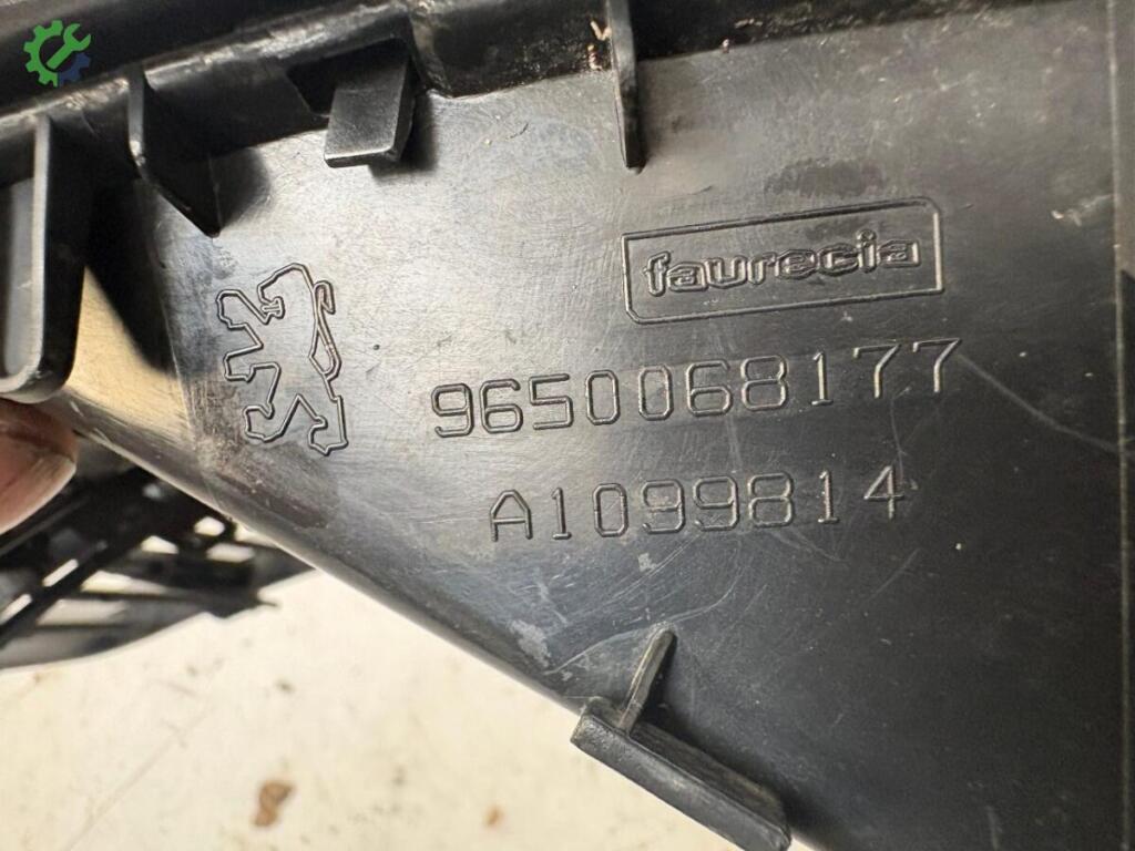 Peugeot 207 Torpido çıkma parça
