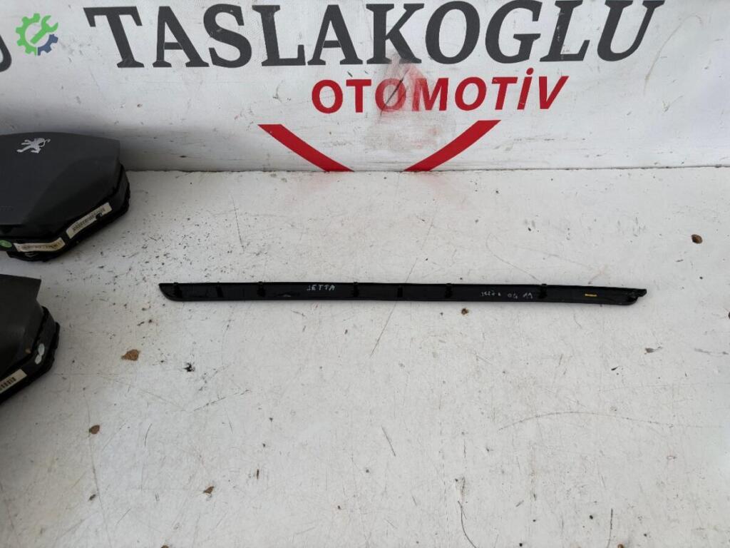 Volkswagen Jetta Sol Ön Kapı 1K4867439 çıkma parça