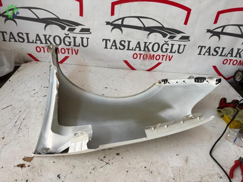 Fiat Doblo Sağ Ön Çamurluk çıkma parça