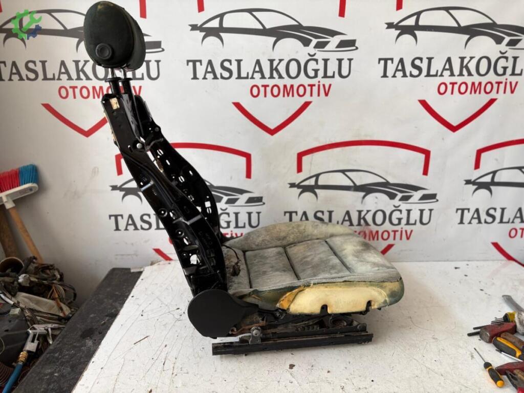 Audi A4 Sol Koltuk çıkma parça