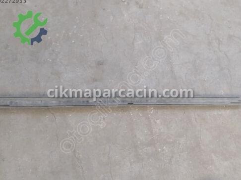 Toyota Corolla Kapı Çıtası çıkma parça