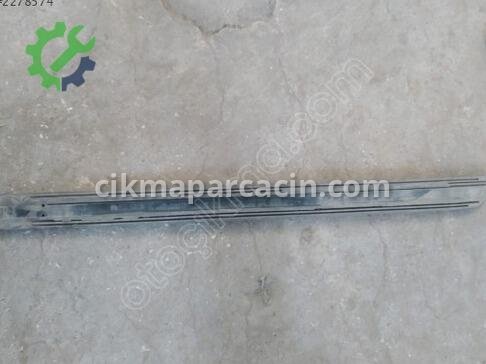 Toyota Corolla Kapı Çıtası çıkma parça