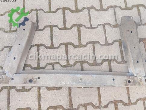 Renault Megane Ön Travers çıkma parça
