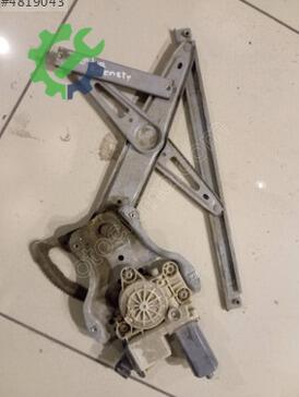 Toyota Corolla Sol Ön Cam Krikosu çıkma parça
