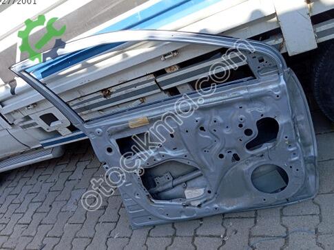 Toyota Corolla Sol Ön Kapı çıkma parça
