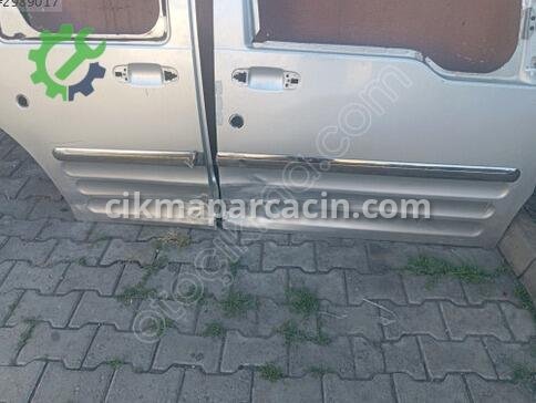 Ford Tourneo Connect Sağ Ön Kapı çıkma parça
