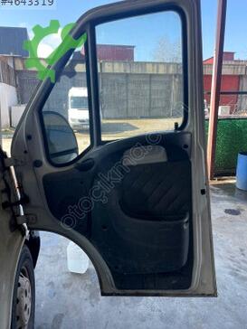 Peugeot Boxer Sağ Ön Kapı çıkma parça