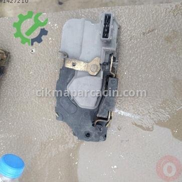 Peugeot 206 Sağ Arka Kapı Kilidi çıkma parça