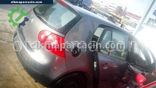 Volkswagen Golf Sağ Arka Kapı çıkma parça