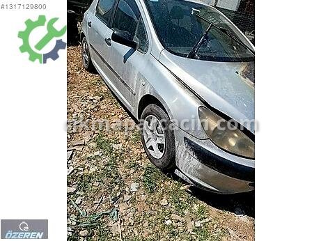 Peugeot 307 Sağ Ön Çamurluk çıkma parça