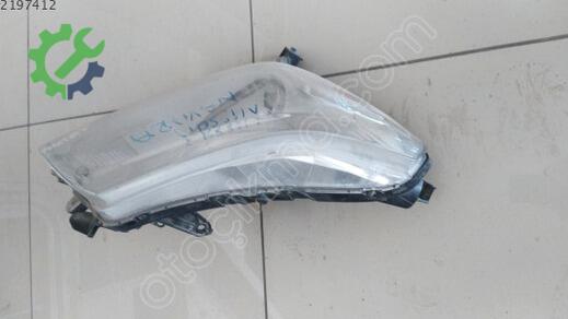 Nissan Navara Sağ Ön Far çıkma parça