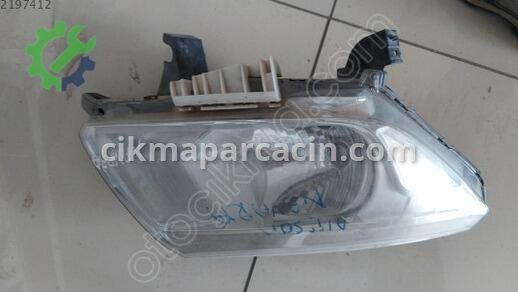 Nissan Navara Sağ Ön Far çıkma parça
