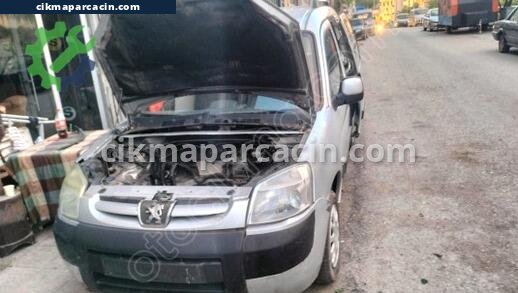 Peugeot Partner Komple Ön çıkma parça
